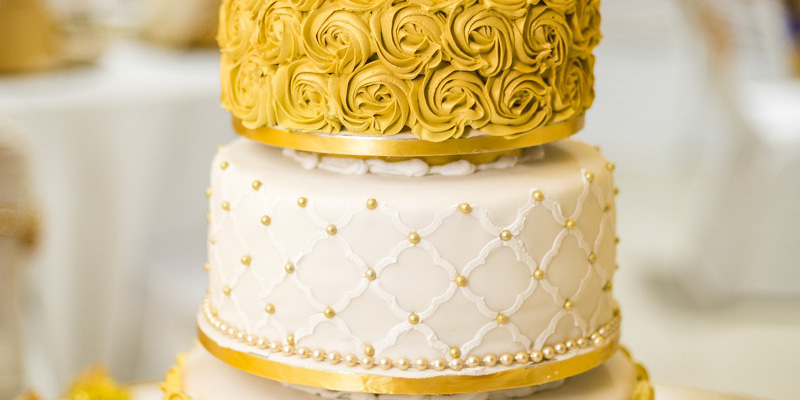 gold wedding cake